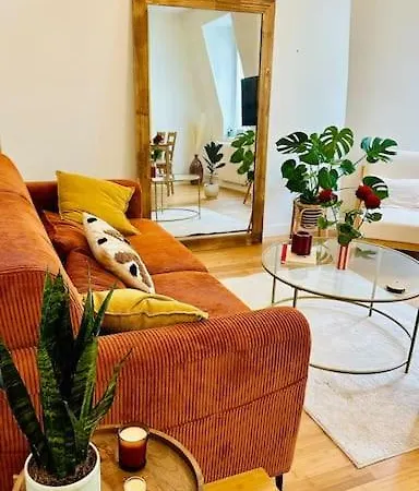 Appartamento T2 Charmant, Chaleureux Et Calme Parigi