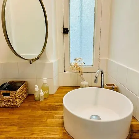 Apartment T2 Charmant, Chaleureux Et Calme Paris